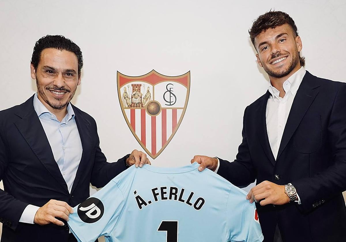 Álvaro Fernández (d) posa junto a Del Nido durante su presentación.