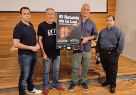 César Sáez de Quejana, Juanjo Navarro, César Urbina y Alejandro Pérez, en la presentación de 'El retablo de la luz'.