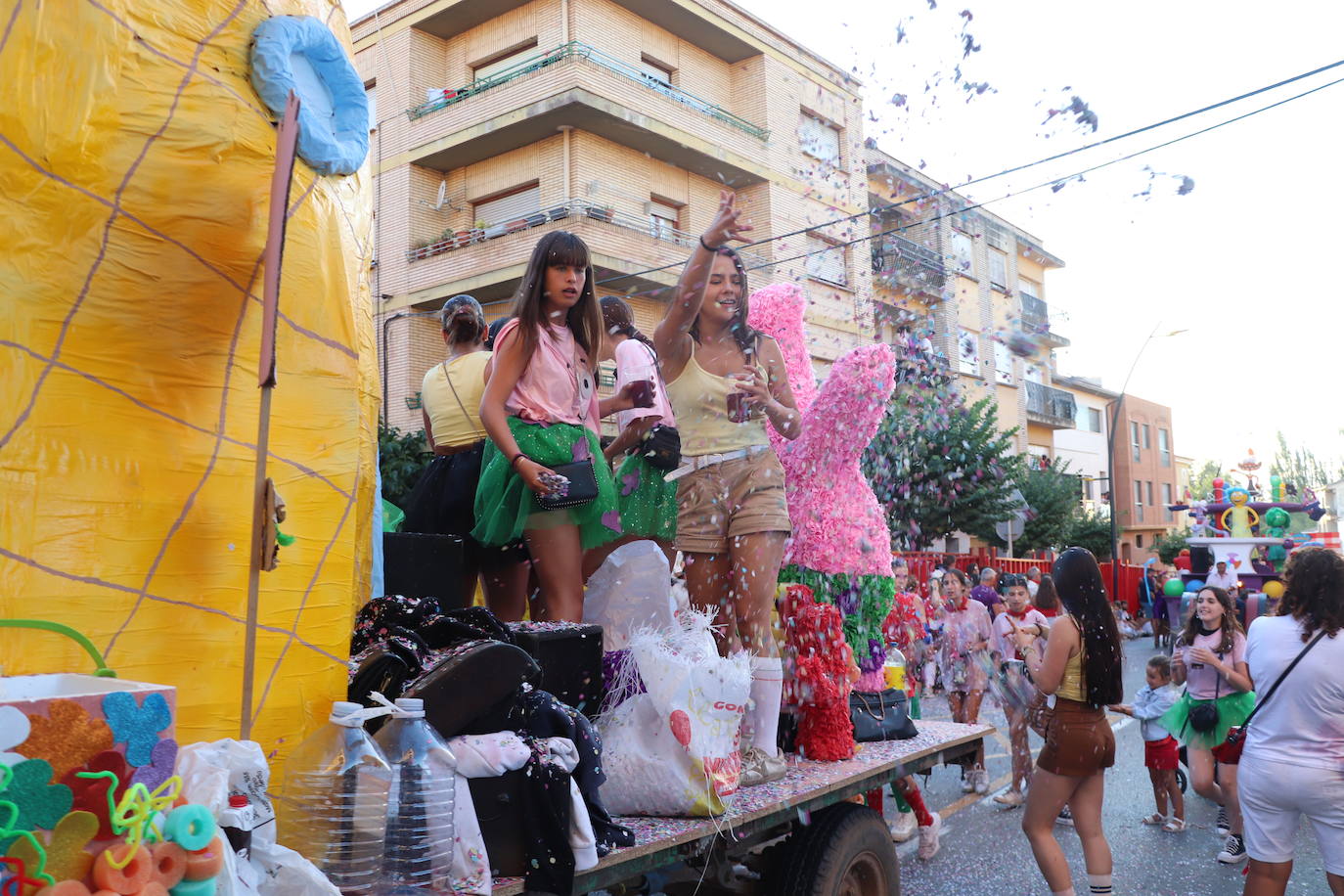 El desfile de carrozas, en imágenes