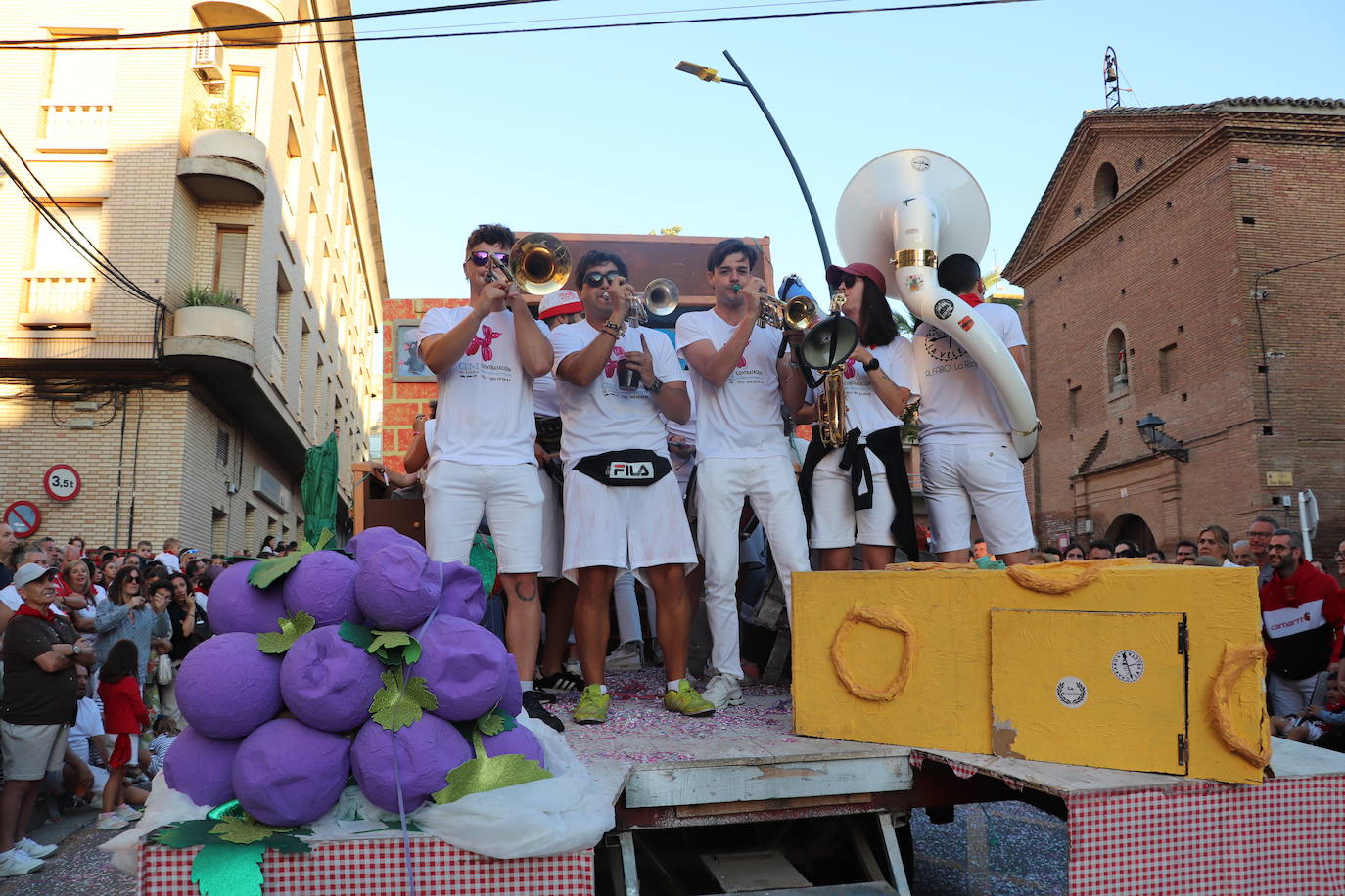 El desfile de carrozas, en imágenes