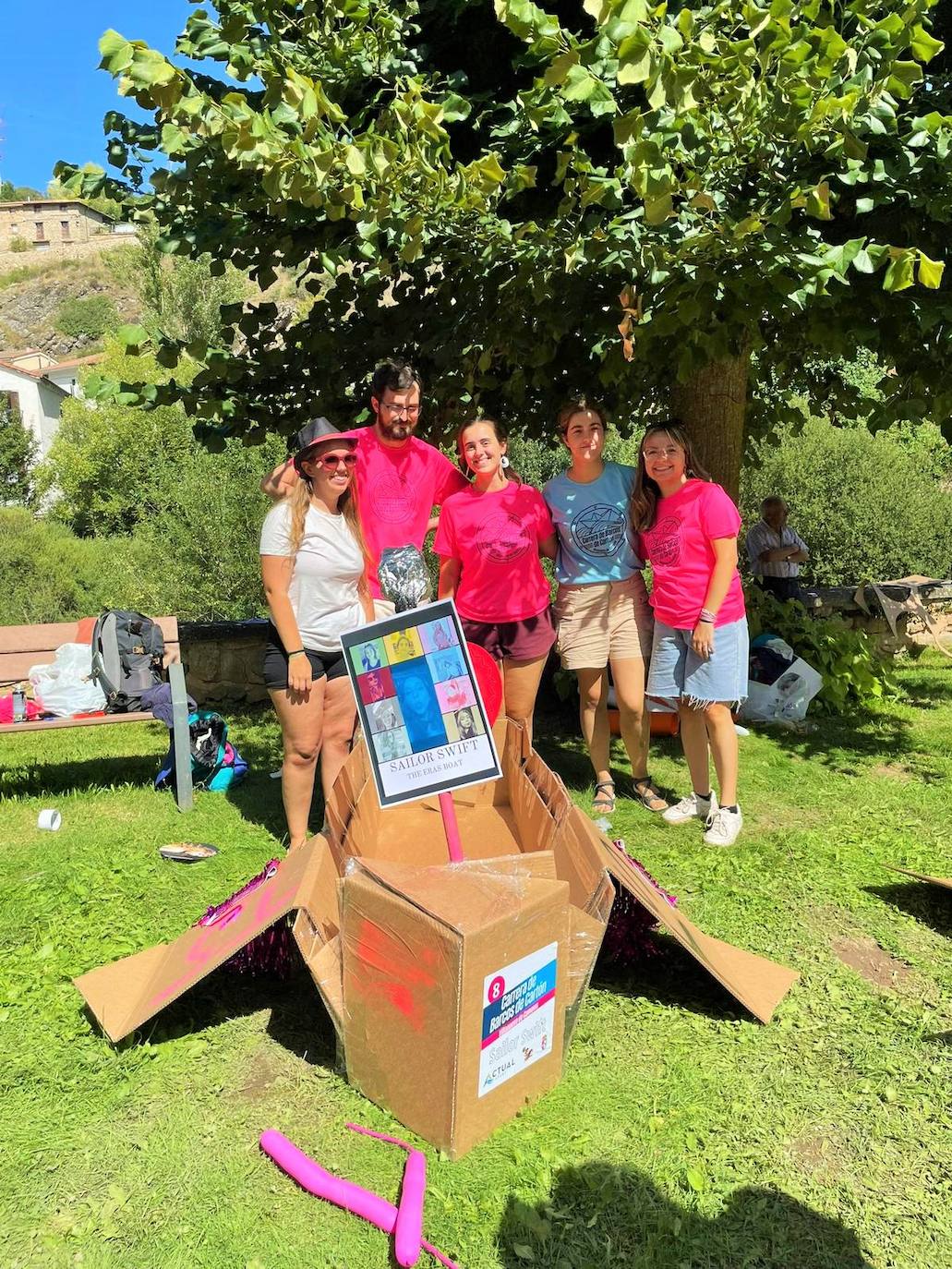 Con amigos y barcos de cartón por el Iregua