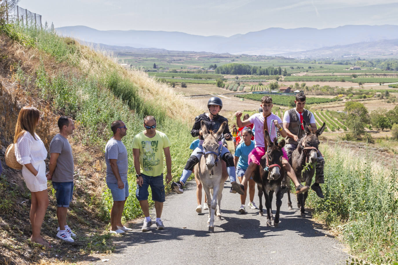 Las imágenes del paseo en burro de Tricio