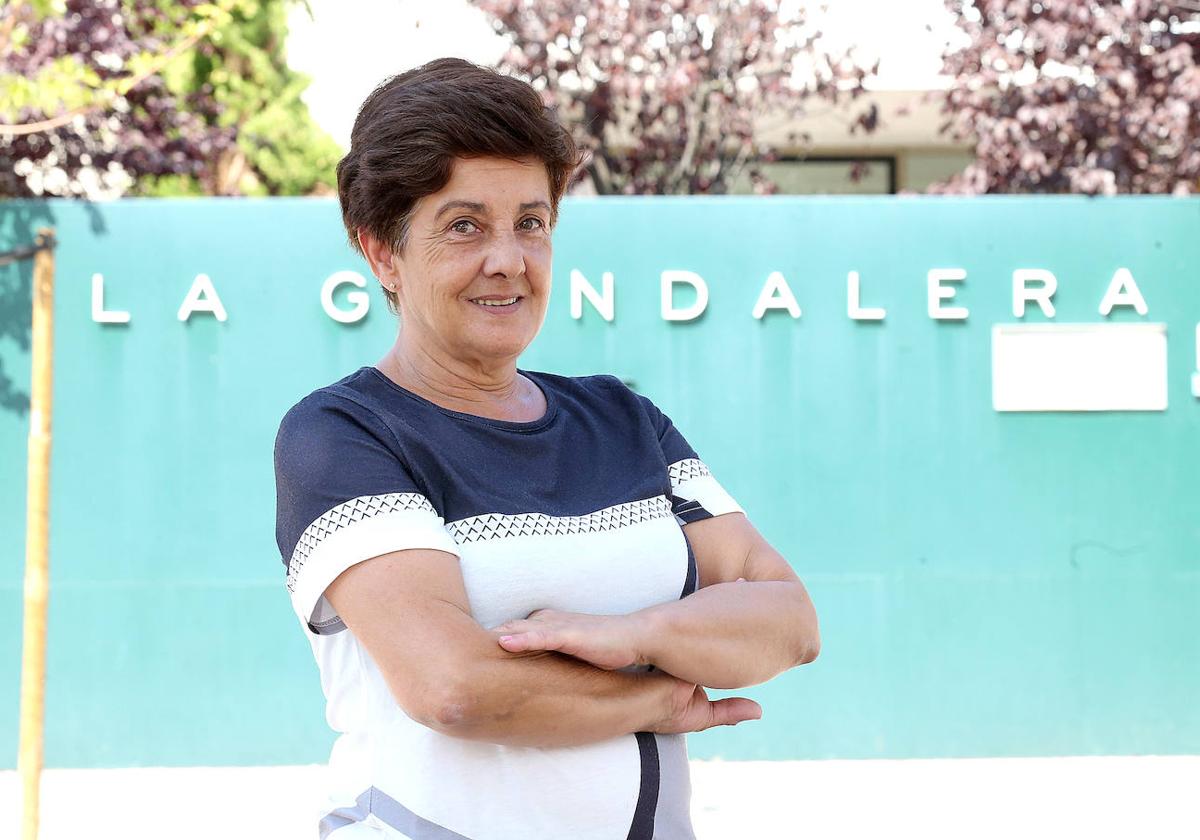 Carmen Escolano trabaja en la limpieza de centros escolares de Logroño como el de La Guindalera.