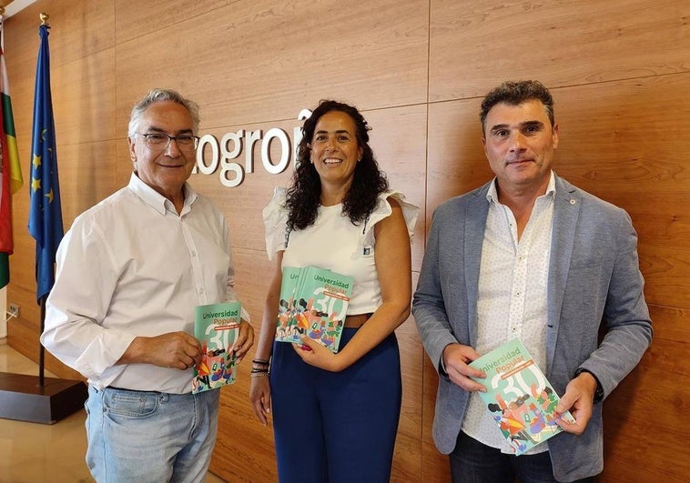 José Luis Sáez, Laura Rivas y Carlos Fuentes en la presentación del nuevo curso de la UPL.