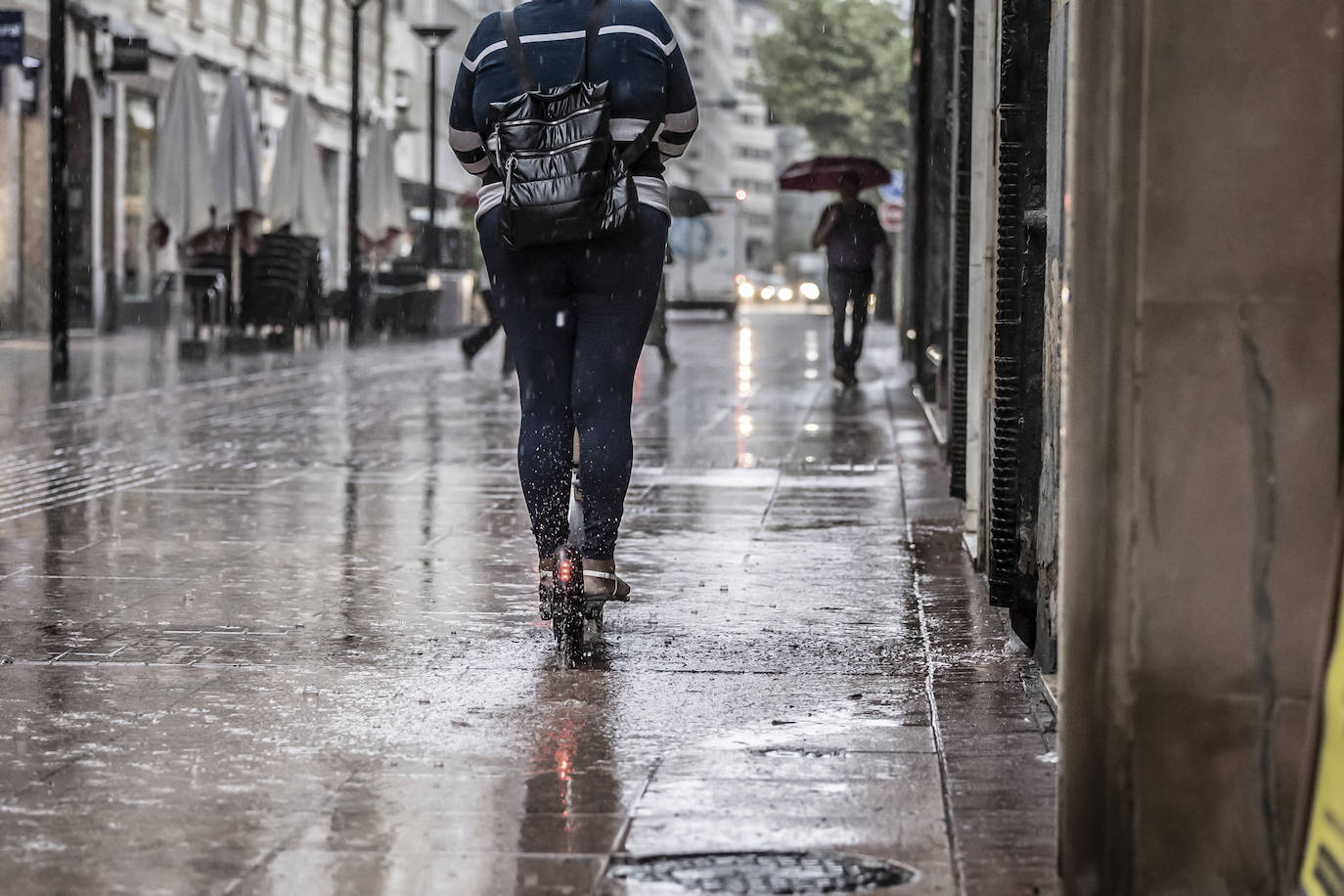 Una fuerte tormenta descarga sobre Logroño