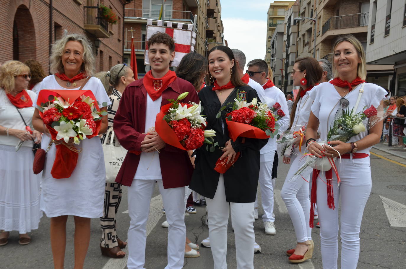 Las imágenes de la ofrenda de flores a los patronos en Calahorra