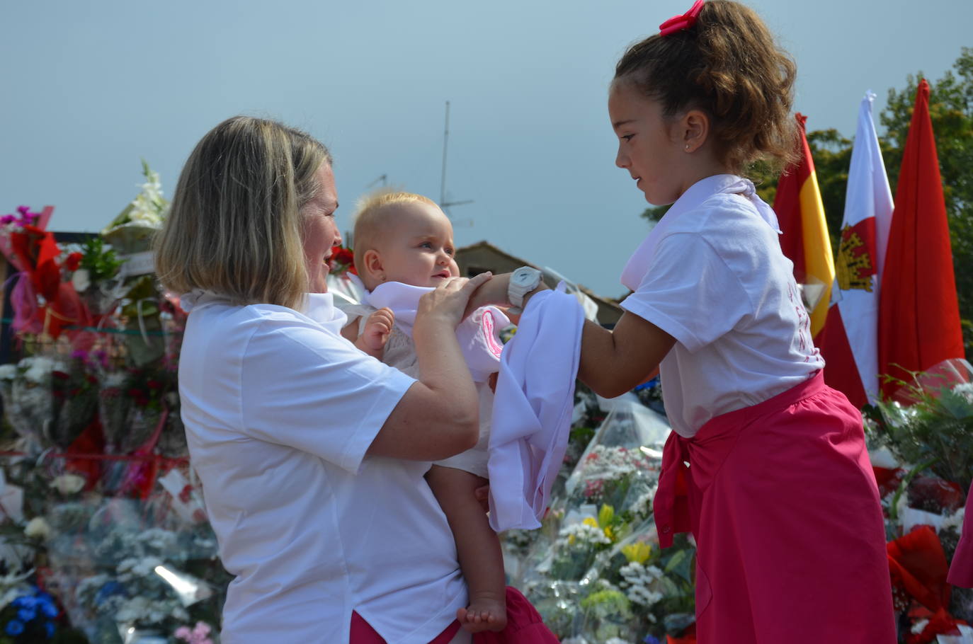 Las imágenes de la ofrenda de flores a los patronos en Calahorra