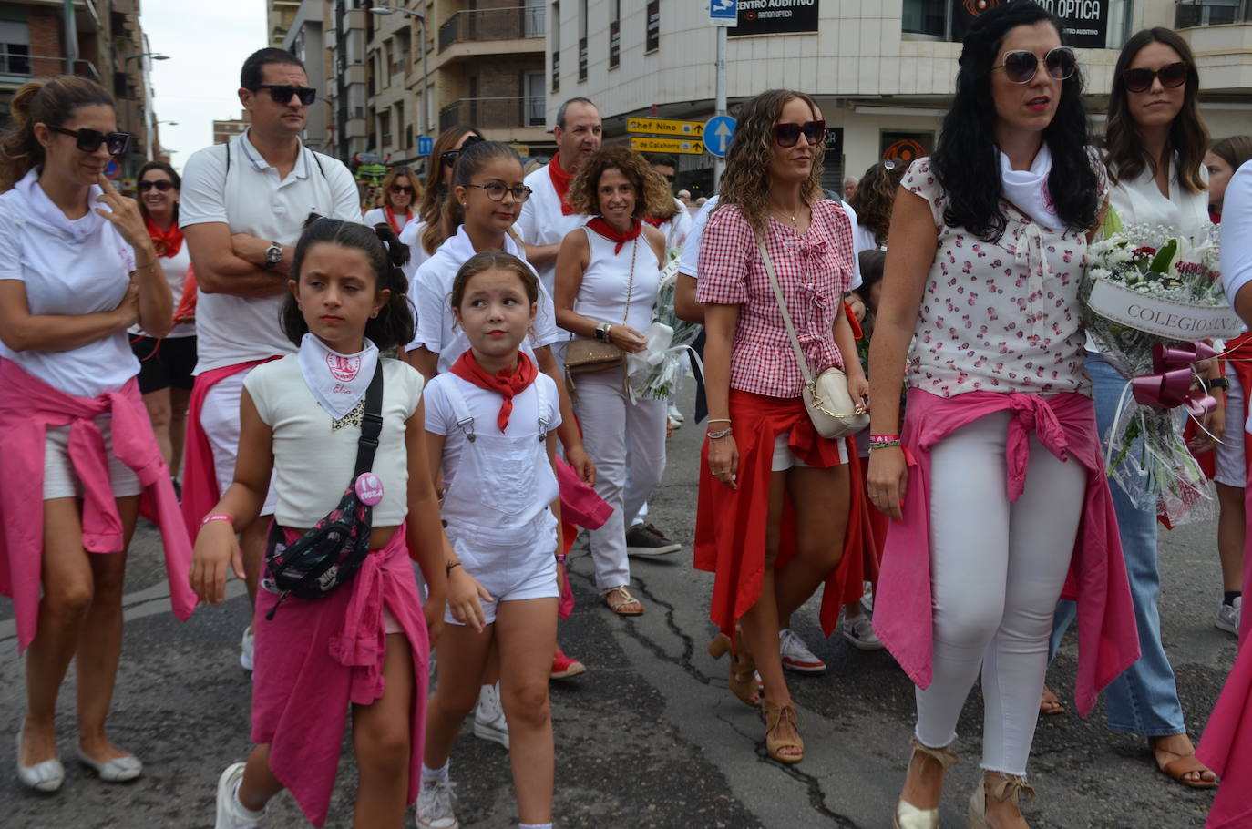 Las imágenes de la ofrenda de flores a los patronos en Calahorra