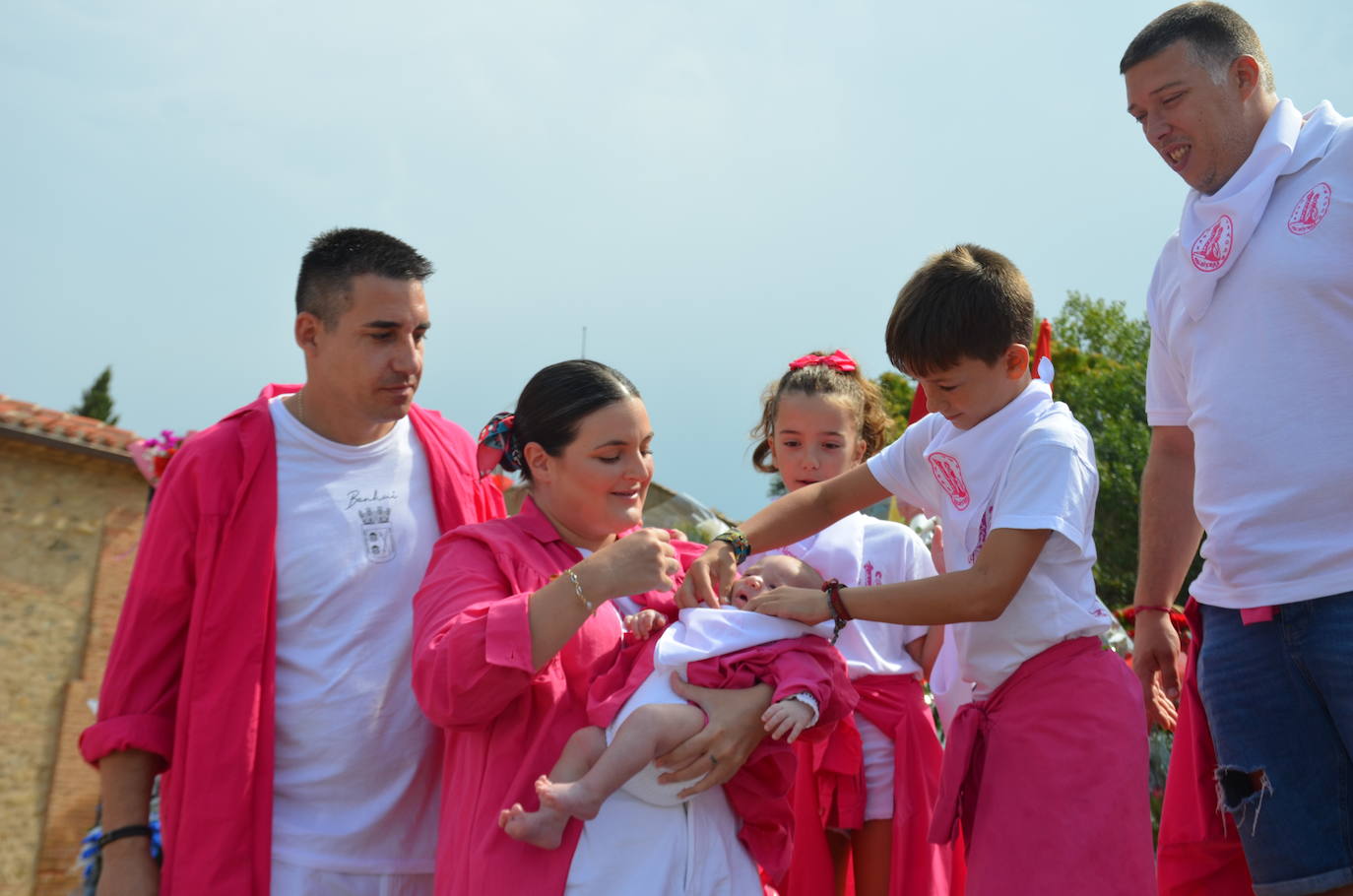 Las imágenes de la ofrenda de flores a los patronos en Calahorra