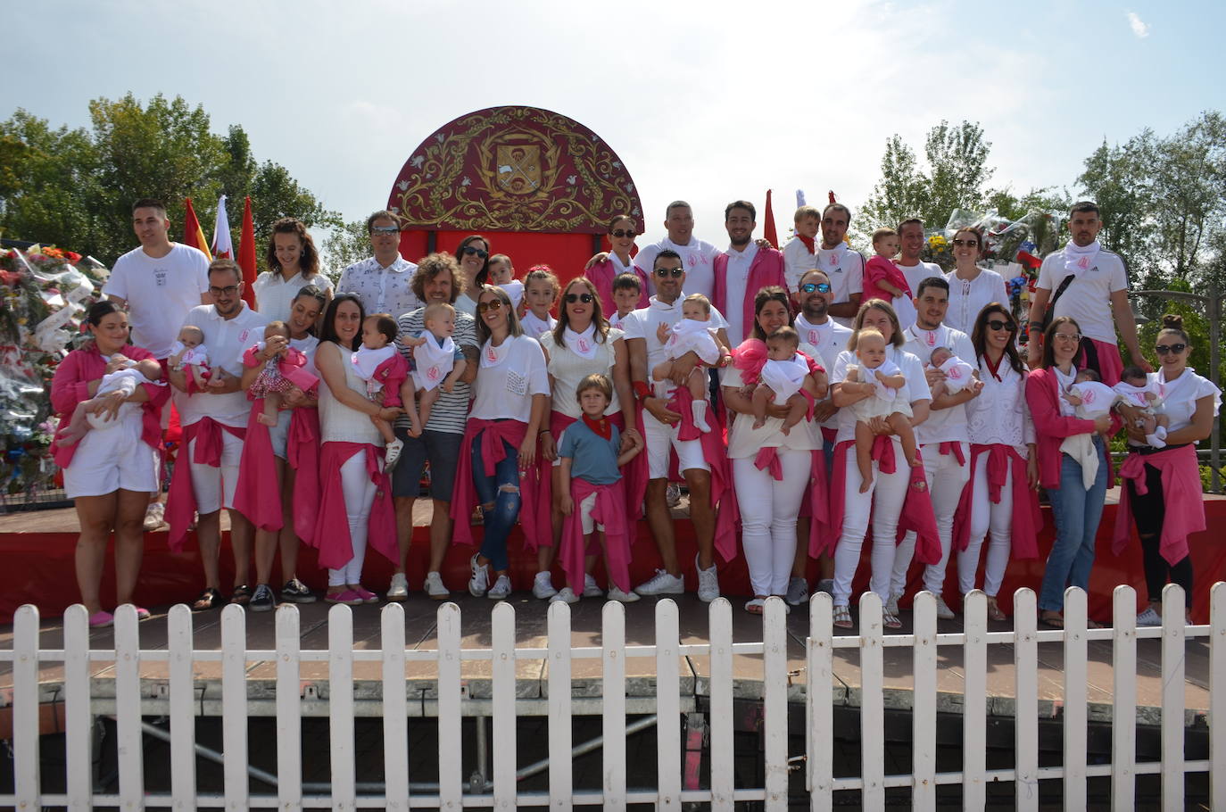 Las imágenes de la ofrenda de flores a los patronos en Calahorra