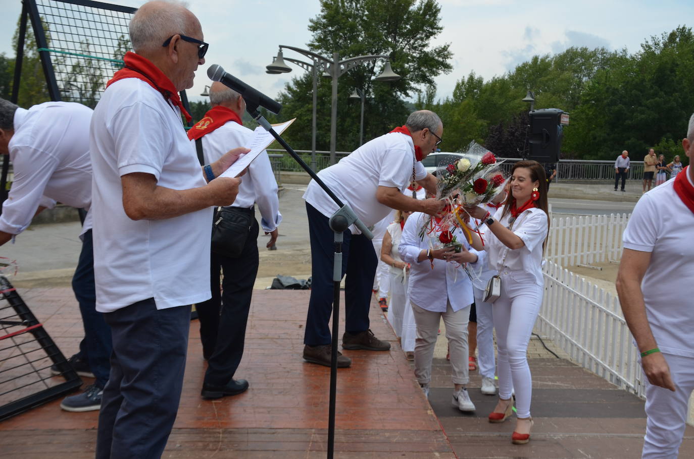 Las imágenes de la ofrenda de flores a los patronos en Calahorra