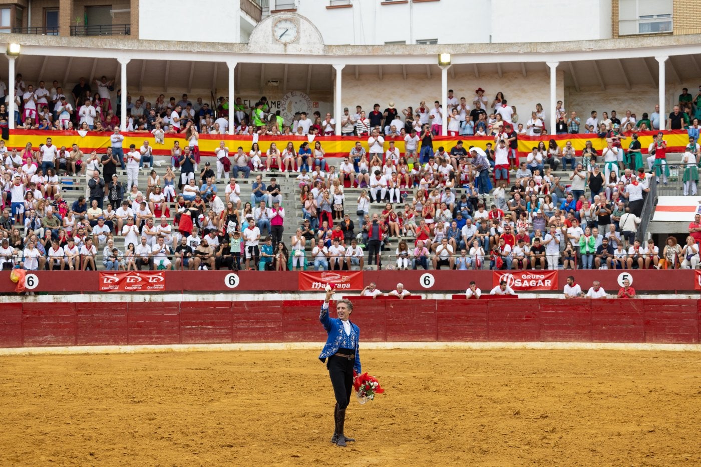 Hermoso de Mendoza recibió una emotiva despedida ante un público volcado y agradecido.