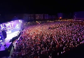 La actuación de la orquesta Panorama tuvo un respaldo multitudinario.