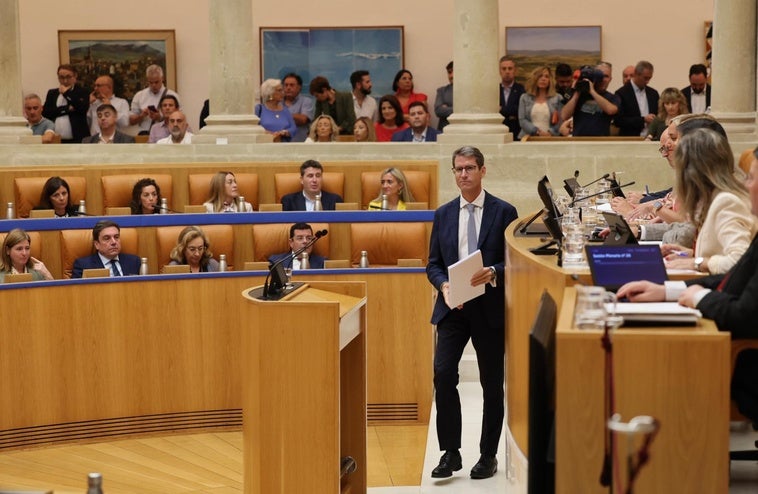 Capellán, subiendo al estrado para su discurso