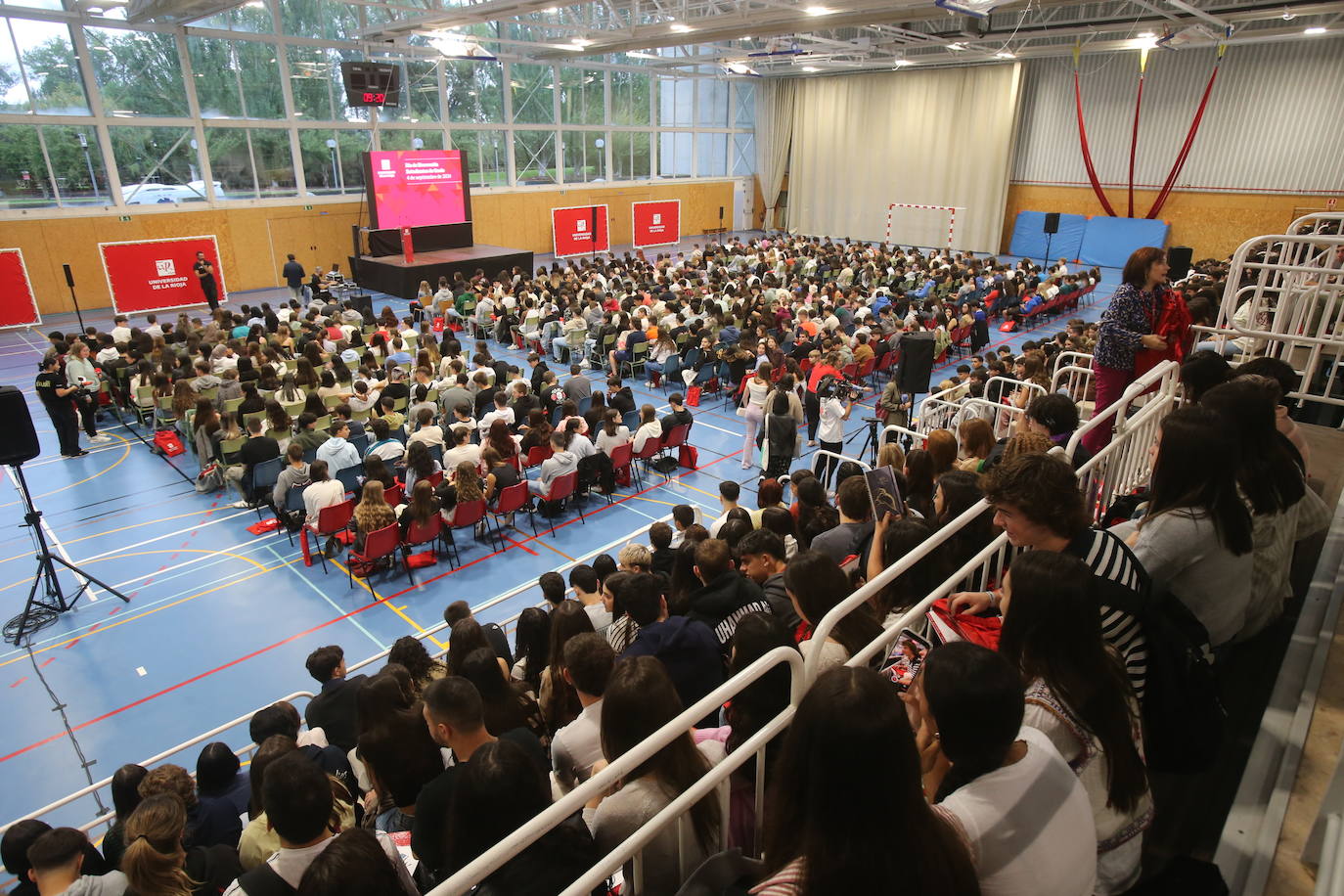 La UR da la bienvenida a sus nuevos alumnos
