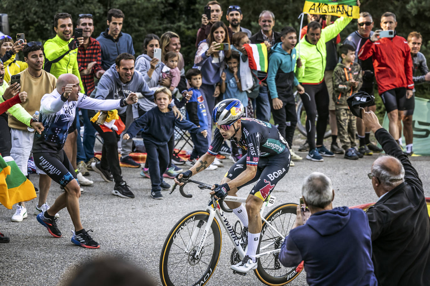 Las mejores fotos del paso de La Vuelta por Moncalvillo