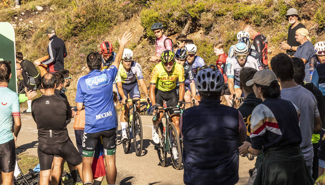 Las mejores fotos del paso de La Vuelta por Moncalvillo