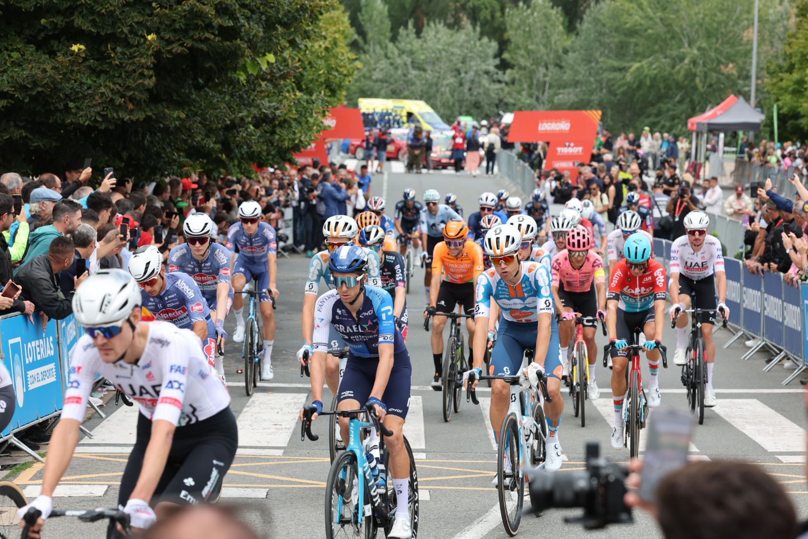 Salida de la Vuelta Ciclista en La Rioja