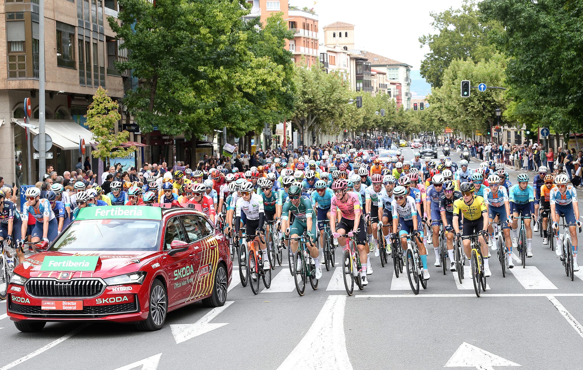 Salida de la Vuelta Ciclista en La Rioja