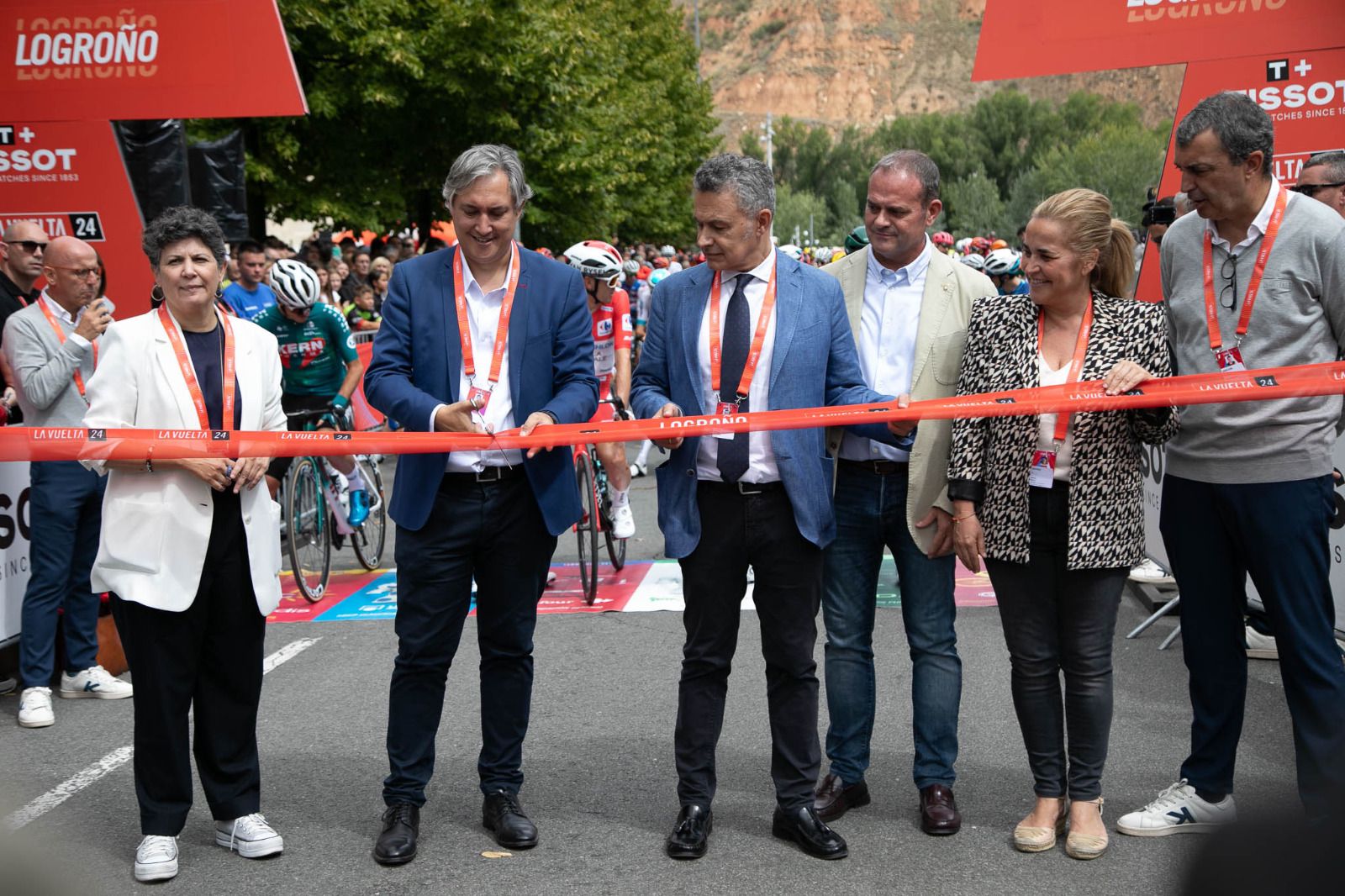 Salida de la Vuelta Ciclista en La Rioja