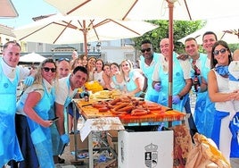 Grupo de voluntarios de la Peña 'Virgen de los Parrales'.