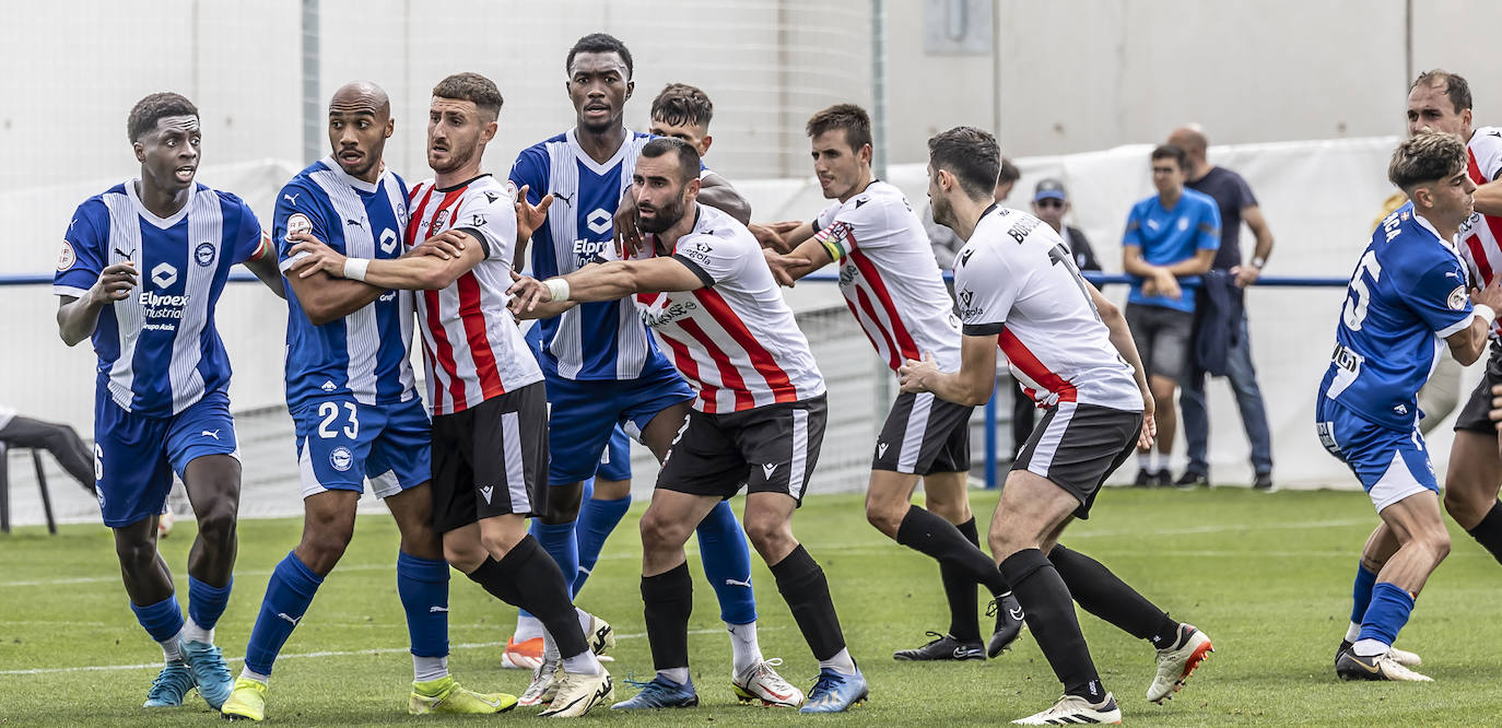 El encuentro Alavés-UD Logroñés