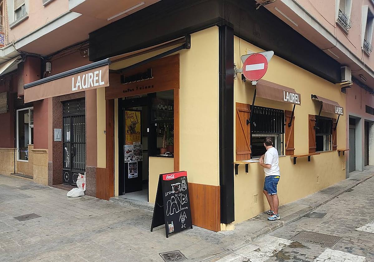 Imagen principal - Algemesí importa un pedacito de la calle Laurel