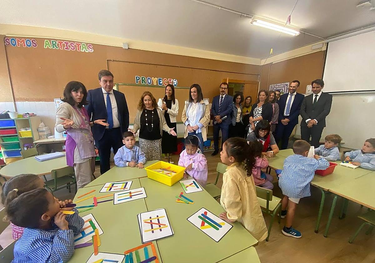 El curso arranca con récord de docentes pese a la caída de alumnos en ...