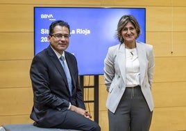 Miguel Cardoso, economista jefe para España de BBVA Research, y Marta Alonso, director de la Territorial Norte de BBVA que incluye La Rioja, han presentado el informe económico para la región.