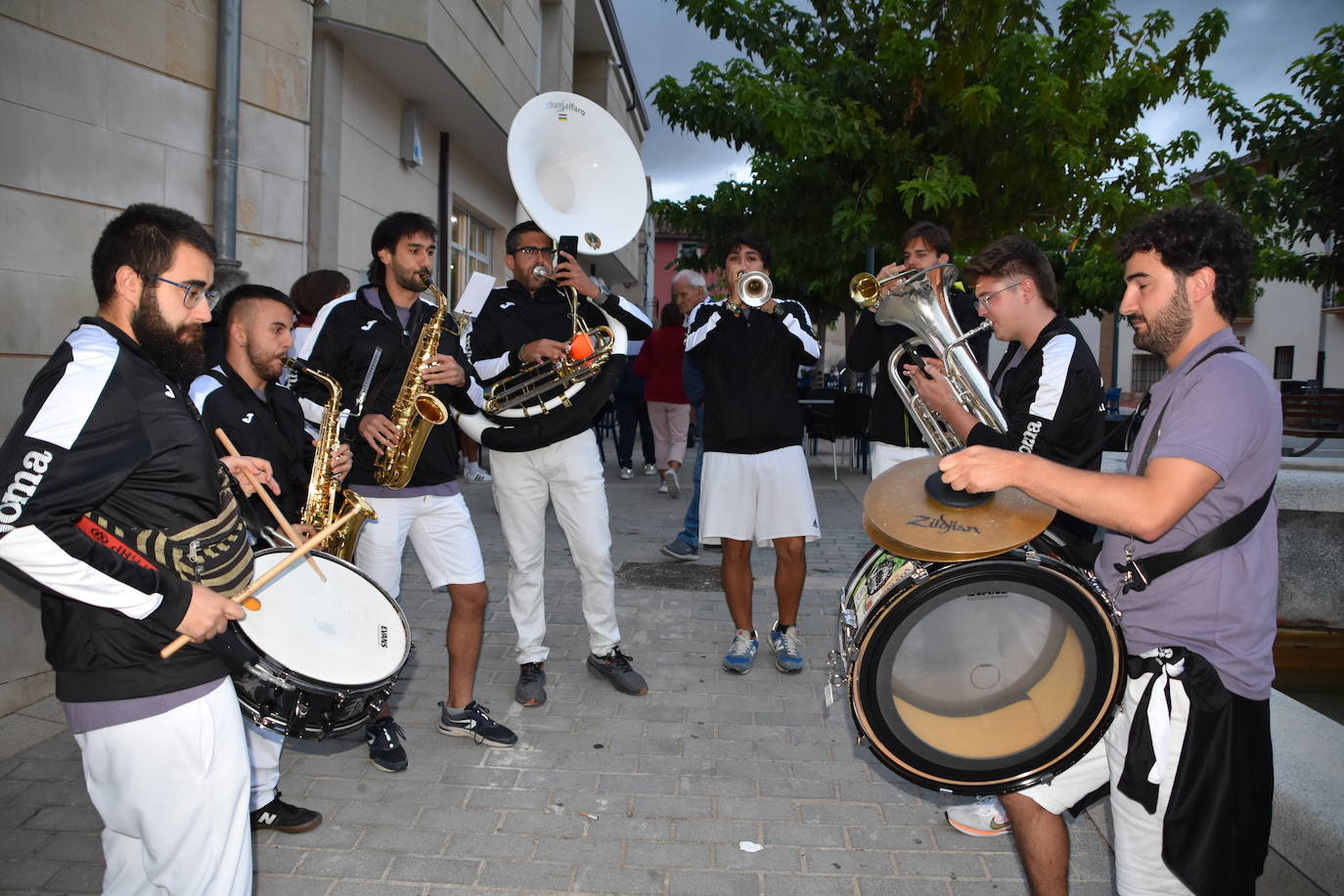 Primer día de las fiestas de Villar de Arneo