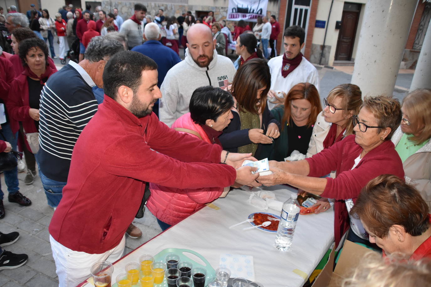 Primer día de las fiestas de Villar de Arneo