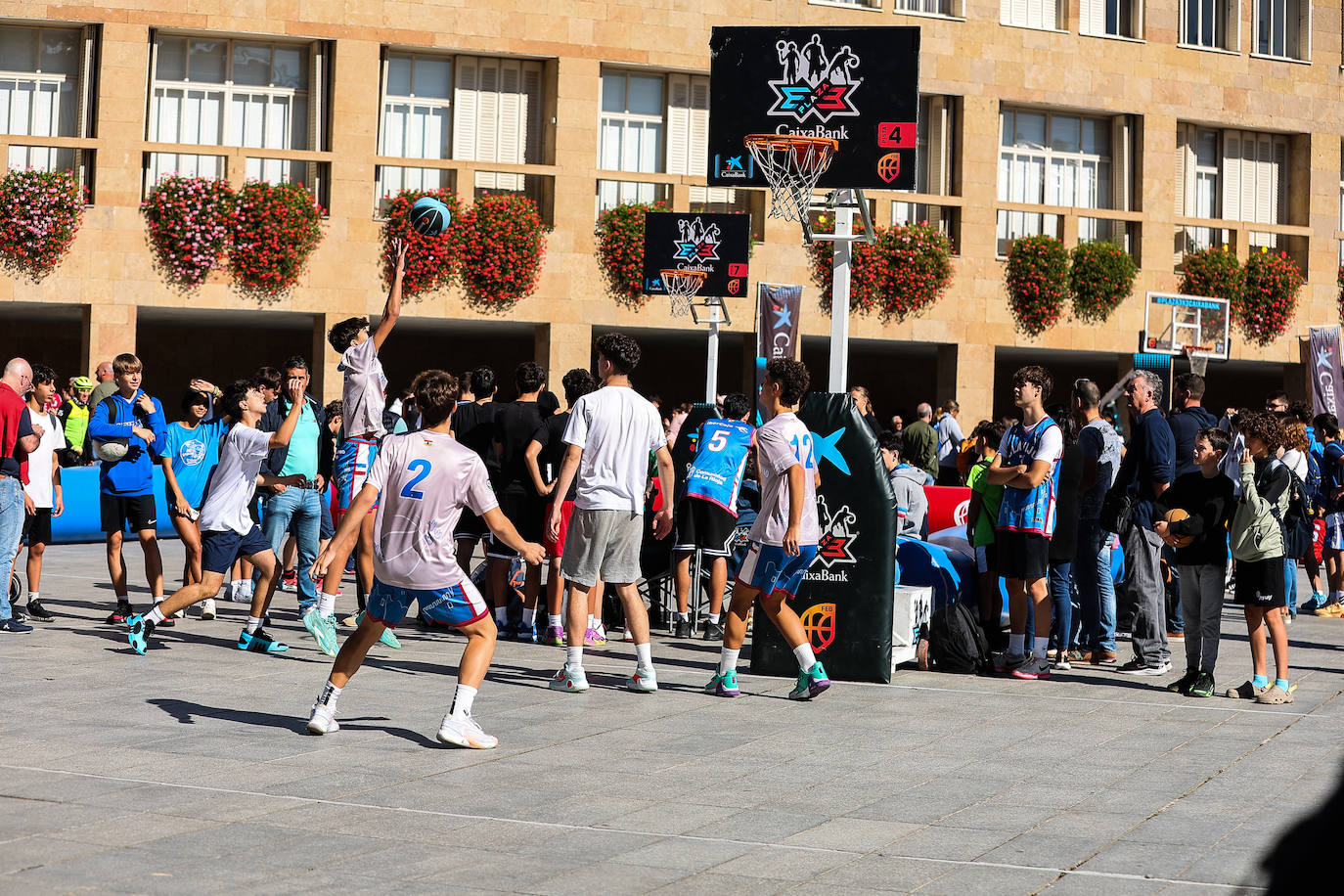 La plaza del Ayuntamiento de Logroño acoge el Plaza 3x3