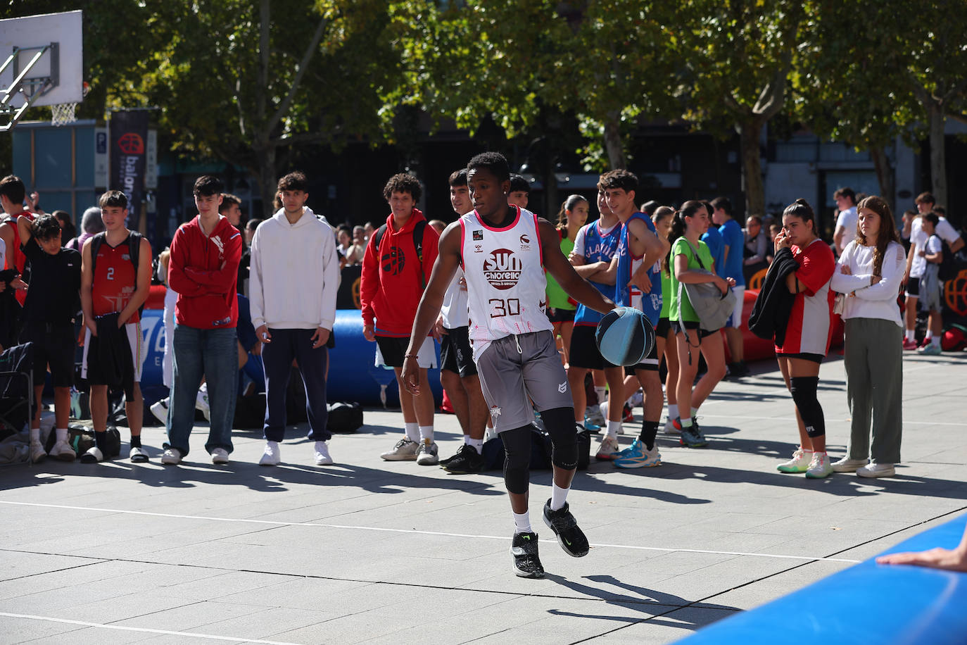 La plaza del Ayuntamiento de Logroño acoge el Plaza 3x3