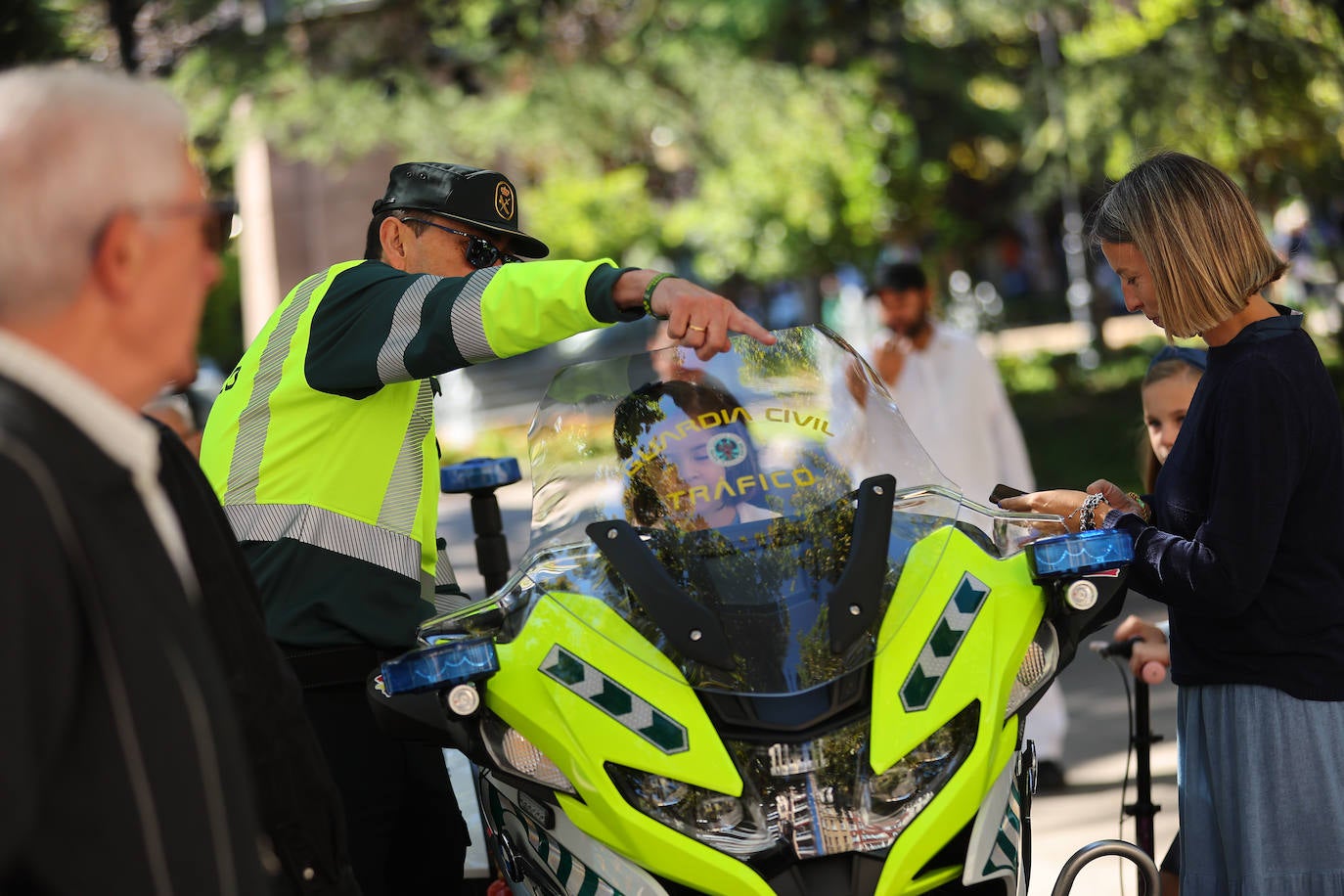 Jornada de puertas abiertas de la Guardia Civil de Tráfico en Logroño
