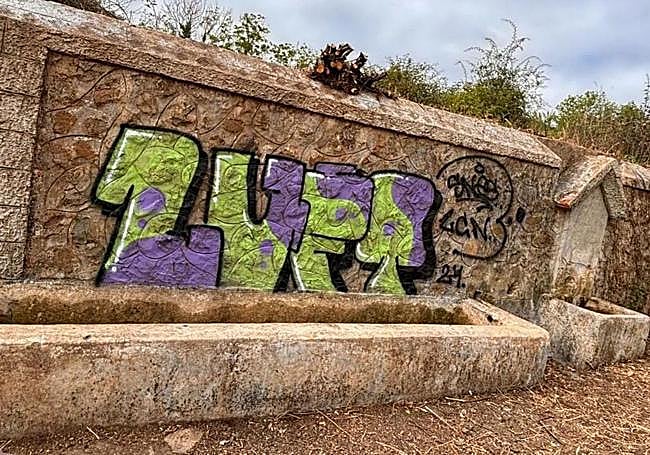 Oteruelo. Fuente de 1925 que fue vandalizada en agosto.