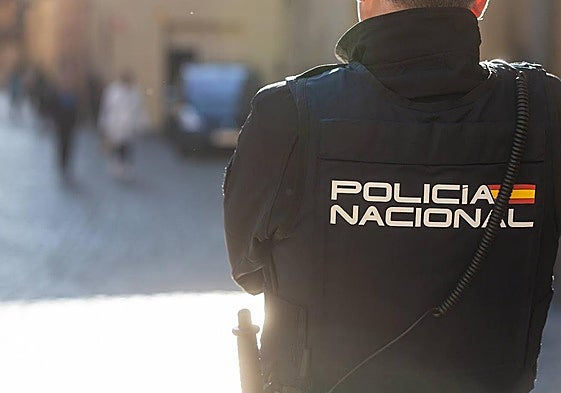 Las recomendaciones policiales estos sanmateos: cuidado con el móvil y pulseras identificativas para niños
