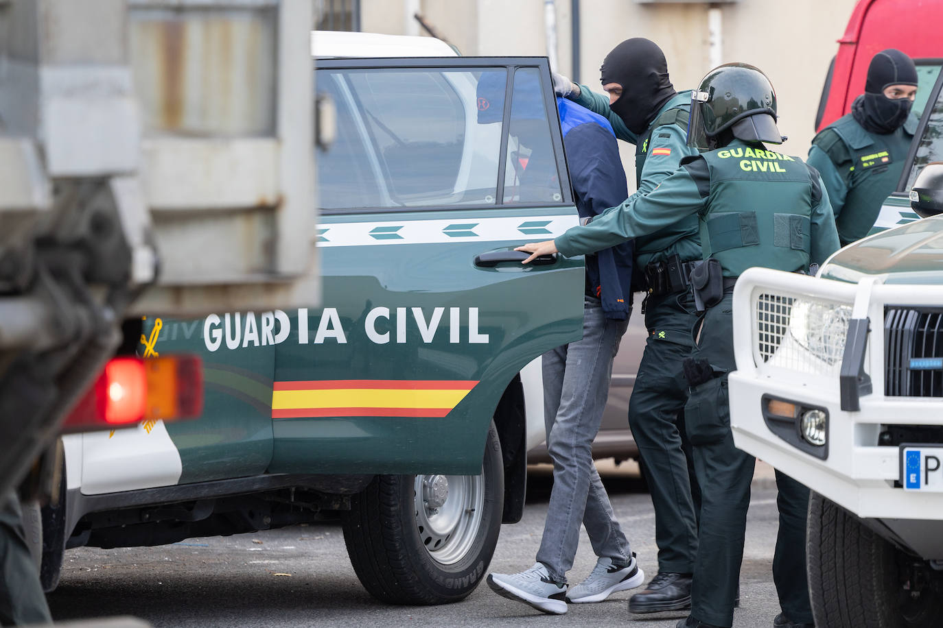 Redada y detención en la calle Ebro