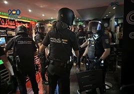 Registro realizado por la Policía Nacional en un local hostelero.