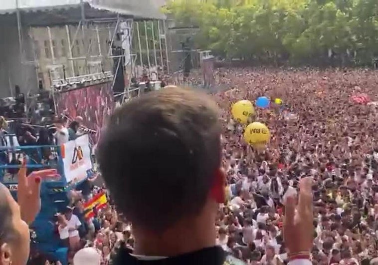 Vídeo | Así suena el 'Logroño es mi pueblo' en la plaza del Ayuntamiento