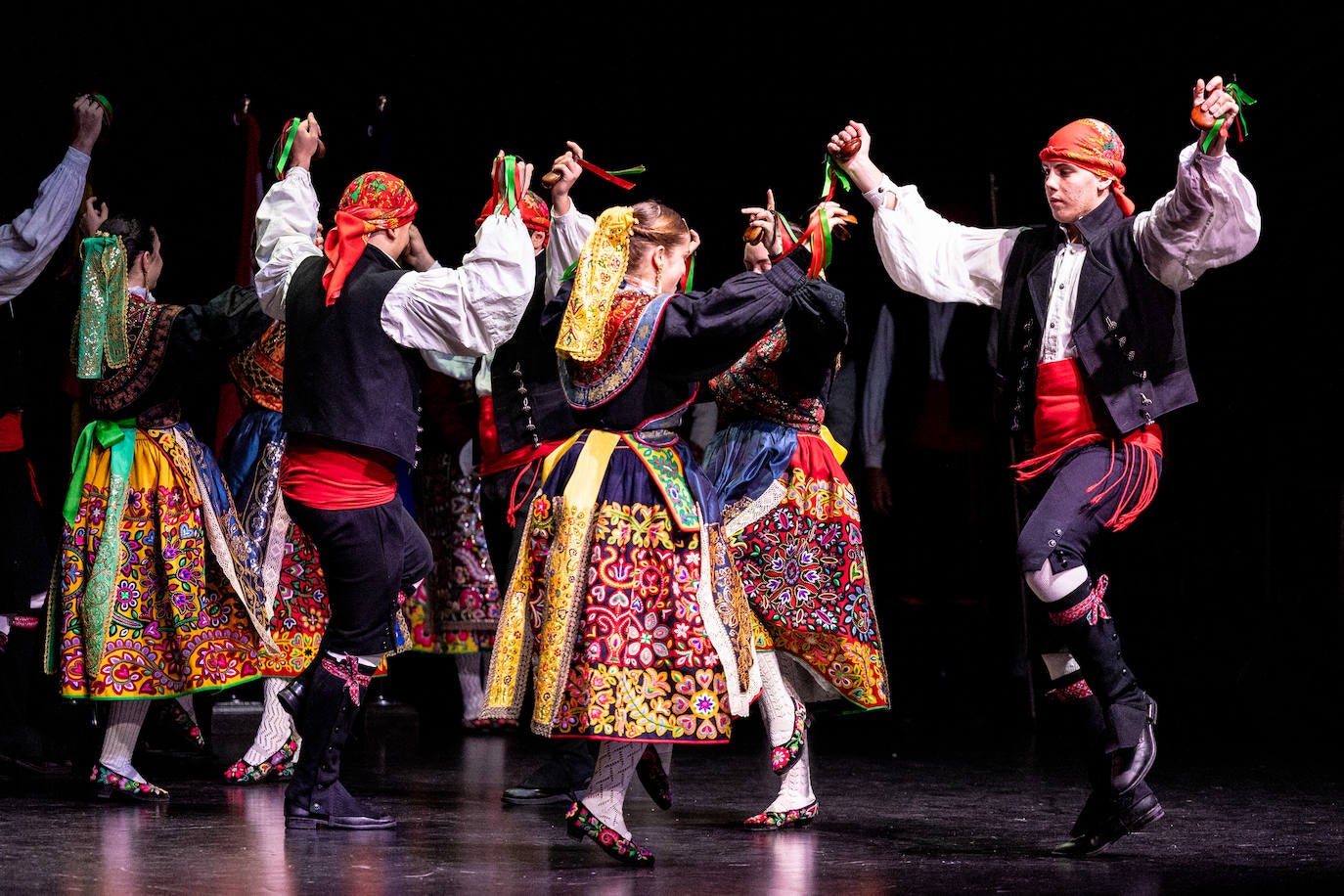 La lluvia no puede con la danza