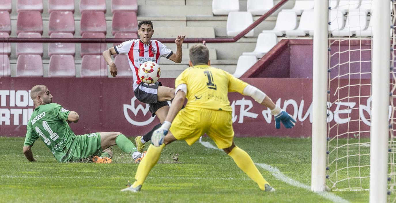 Las mejores imágenes de UD Logroñés - Gernika