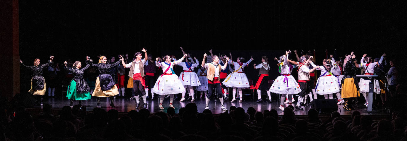 La lluvia no puede con la danza