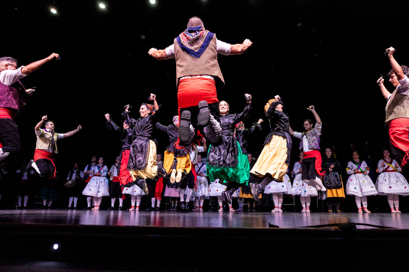 La lluvia no puede con la danza