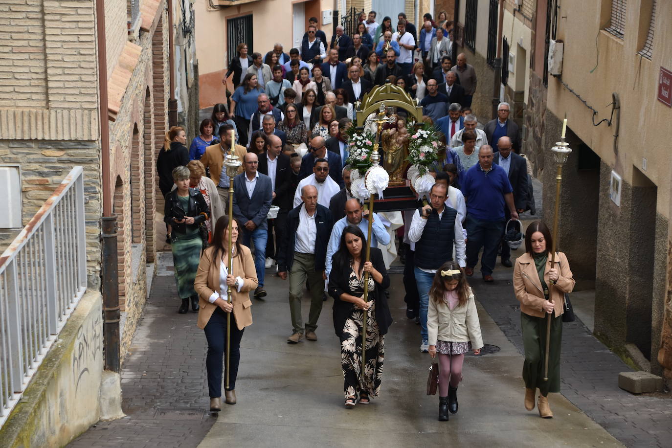 Imposición de pañuelos, procesión y pisado de la uva en Rincón de Olivedo
