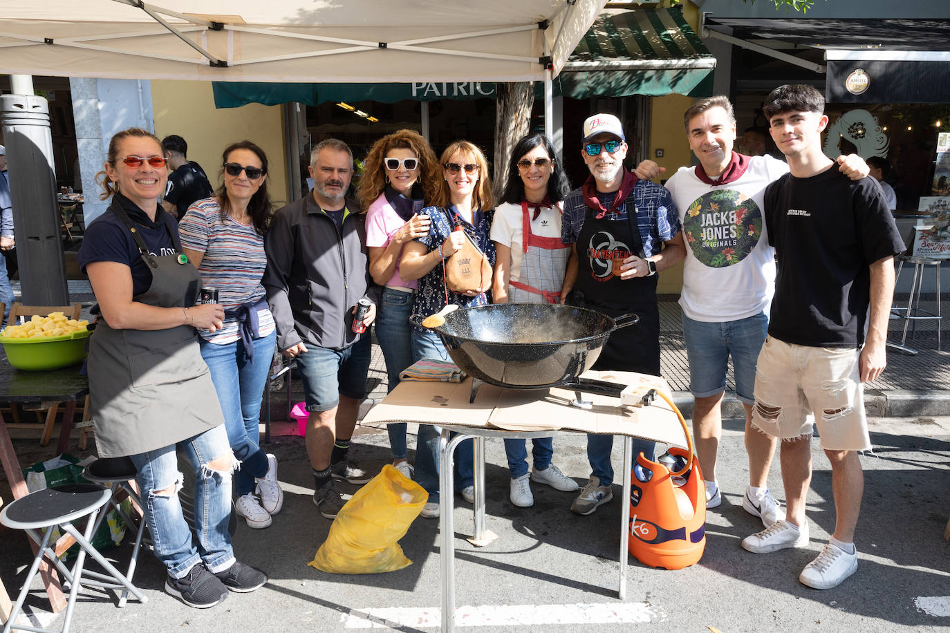 Logroño saborea las calderetas en la calle