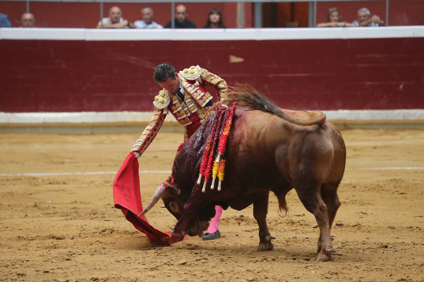 Talavante suma trofeos y Urdiales pone el arte