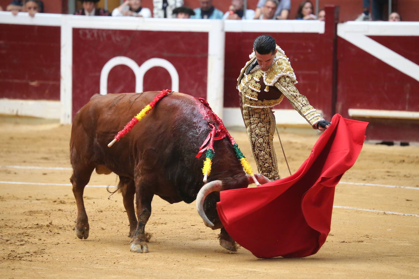 Talavante suma trofeos y Urdiales pone el arte