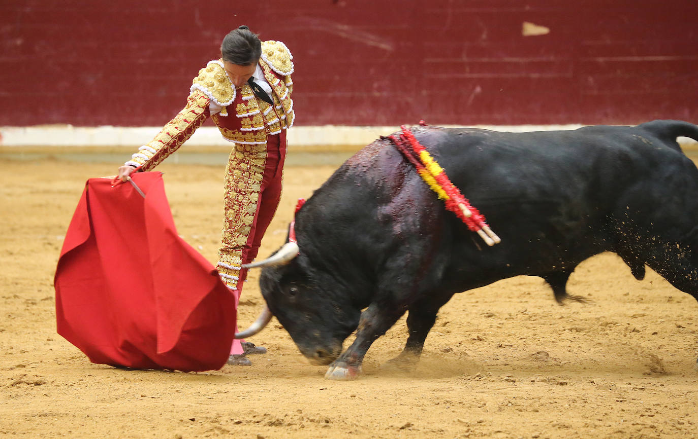 Talavante suma trofeos y Urdiales pone el arte