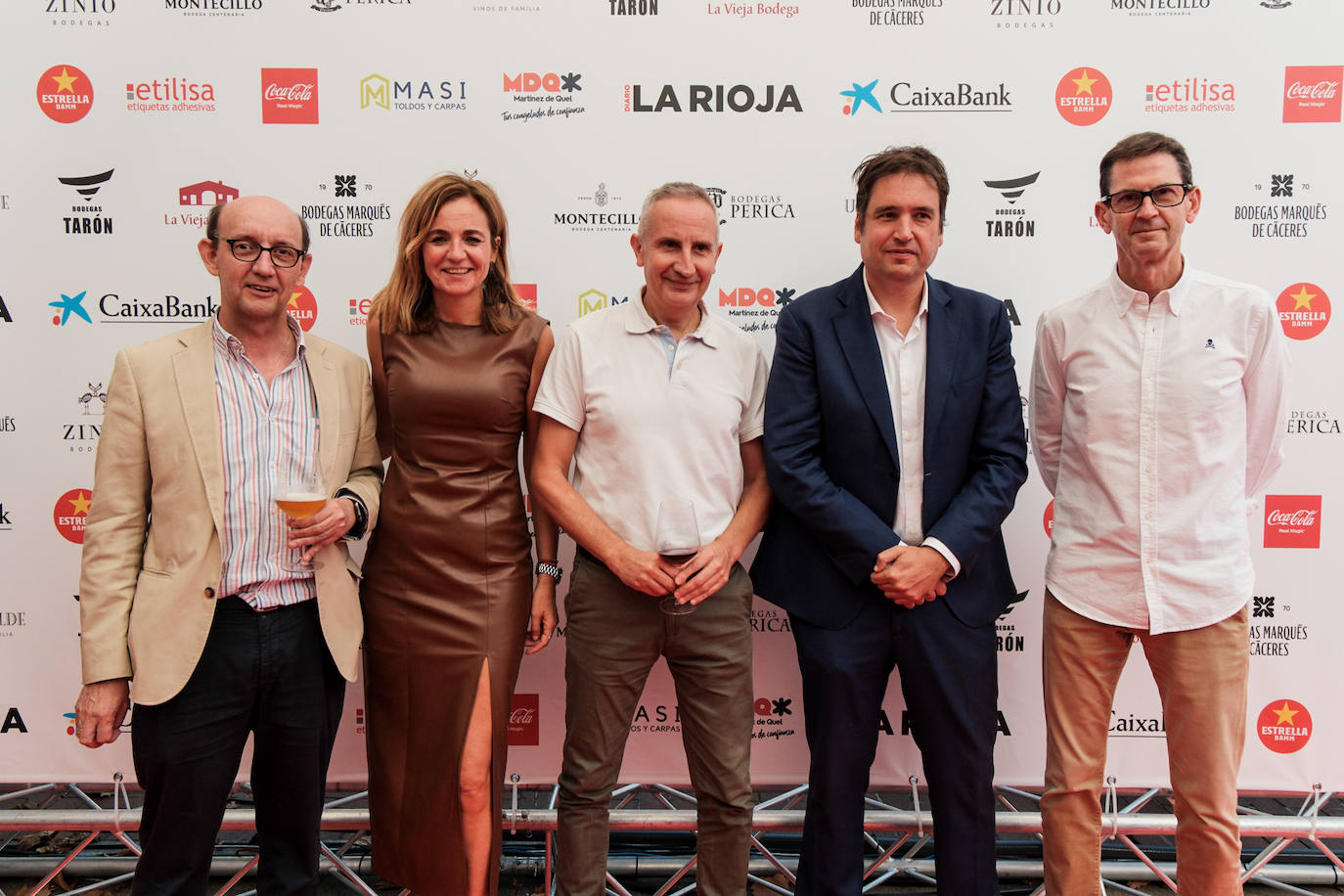 De UNIR, Alberto Canals –a su lado Estrella Domínguez (responsable de Márketing Nueva Rioja)–, Carlos Prieto y Javier Galiana, junto a Goyo Ezama (director general de Nueva Rioja)