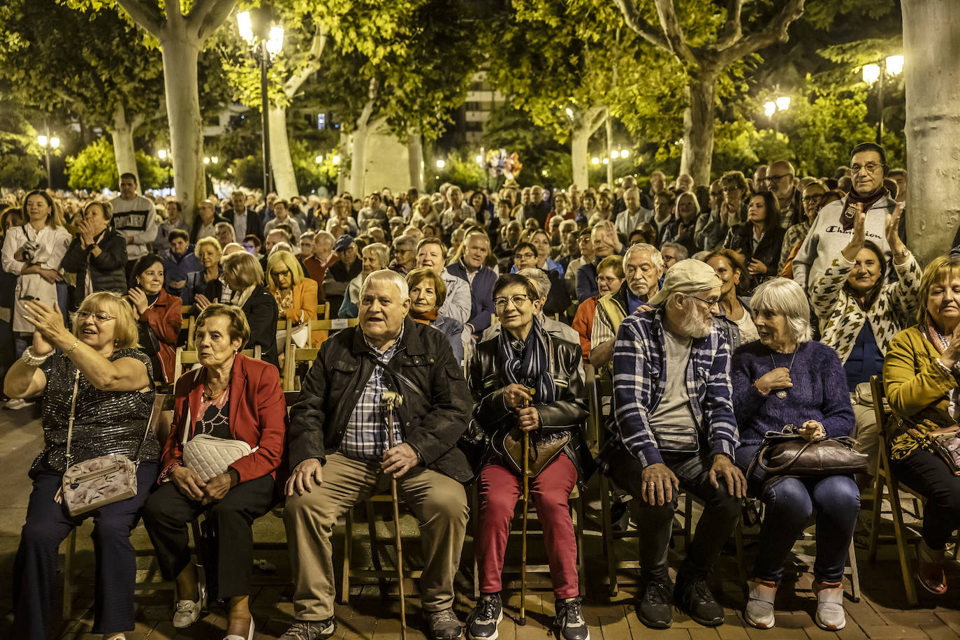 Diversión musical de Los Átomos en El Espolón